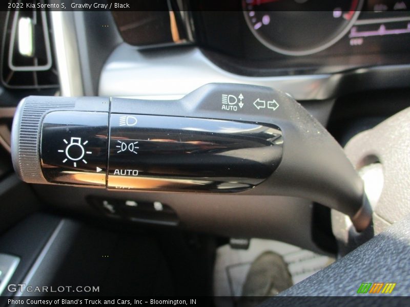 Gravity Gray / Black 2022 Kia Sorento S