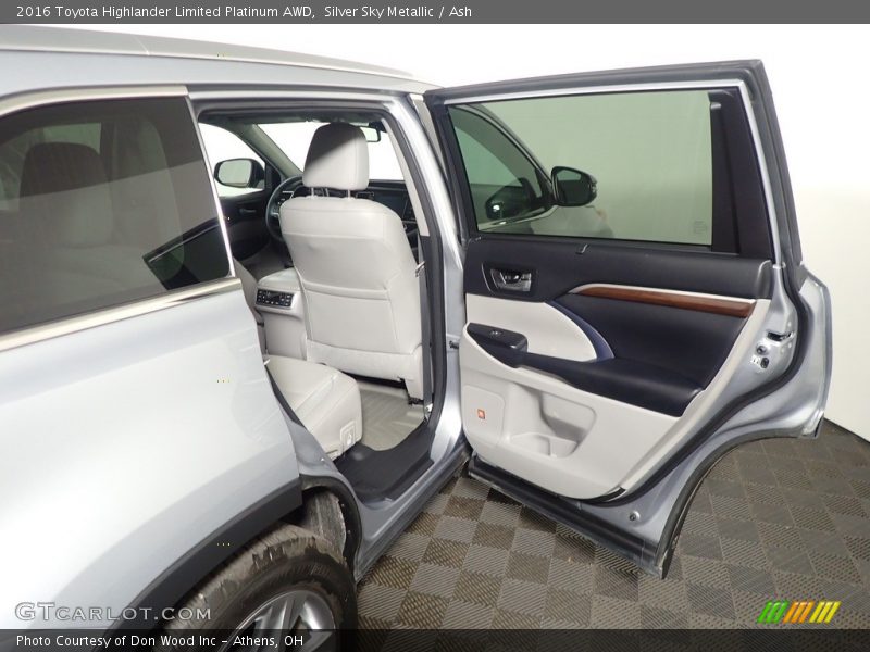 Silver Sky Metallic / Ash 2016 Toyota Highlander Limited Platinum AWD