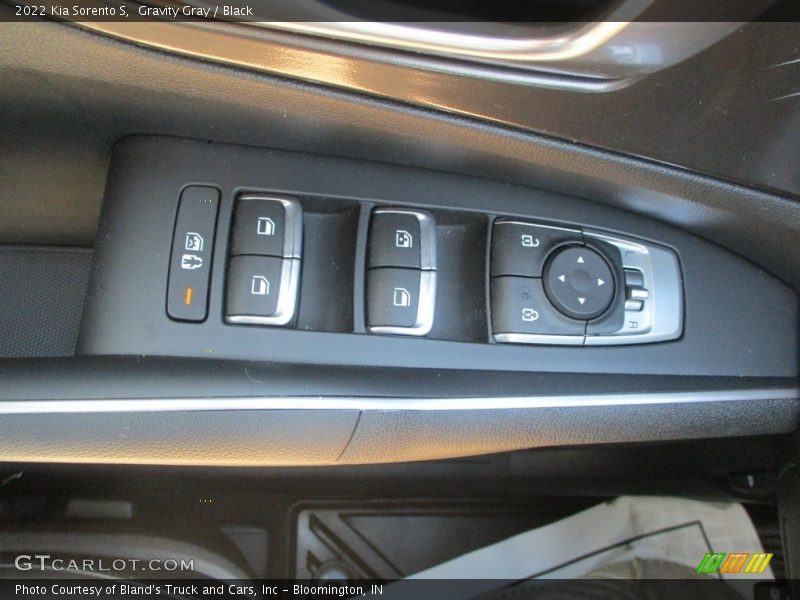 Gravity Gray / Black 2022 Kia Sorento S