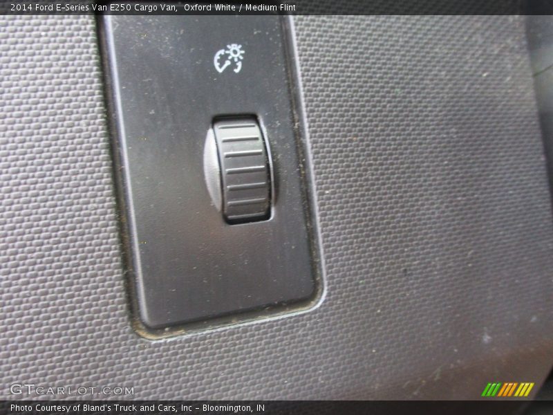 Oxford White / Medium Flint 2014 Ford E-Series Van E250 Cargo Van