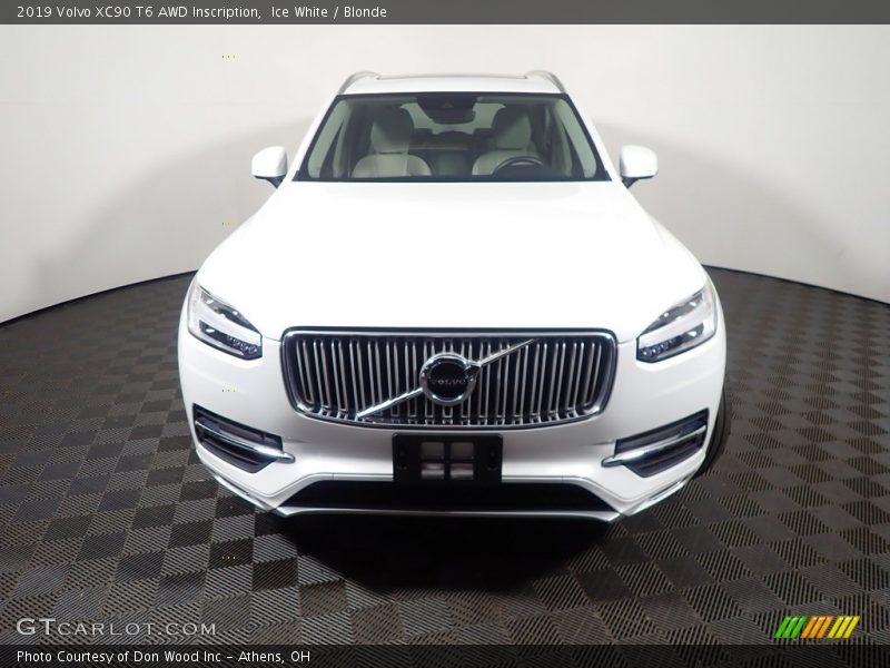 Ice White / Blonde 2019 Volvo XC90 T6 AWD Inscription