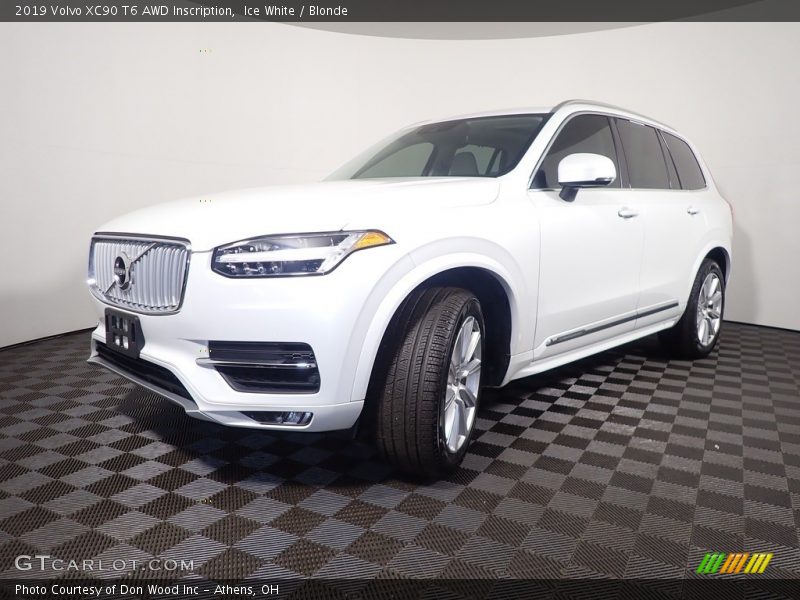 Ice White / Blonde 2019 Volvo XC90 T6 AWD Inscription