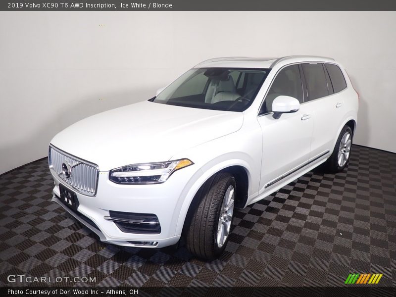 Ice White / Blonde 2019 Volvo XC90 T6 AWD Inscription