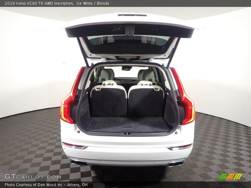 Ice White / Blonde 2019 Volvo XC90 T6 AWD Inscription