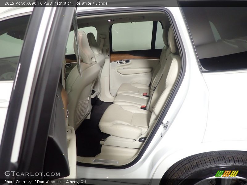 Ice White / Blonde 2019 Volvo XC90 T6 AWD Inscription