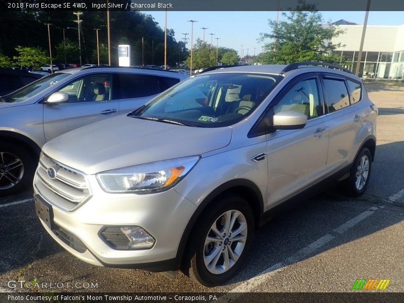Ingot Silver / Charcoal Black 2018 Ford Escape SE 4WD