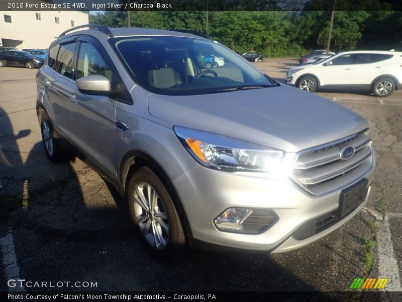 Ingot Silver / Charcoal Black 2018 Ford Escape SE 4WD
