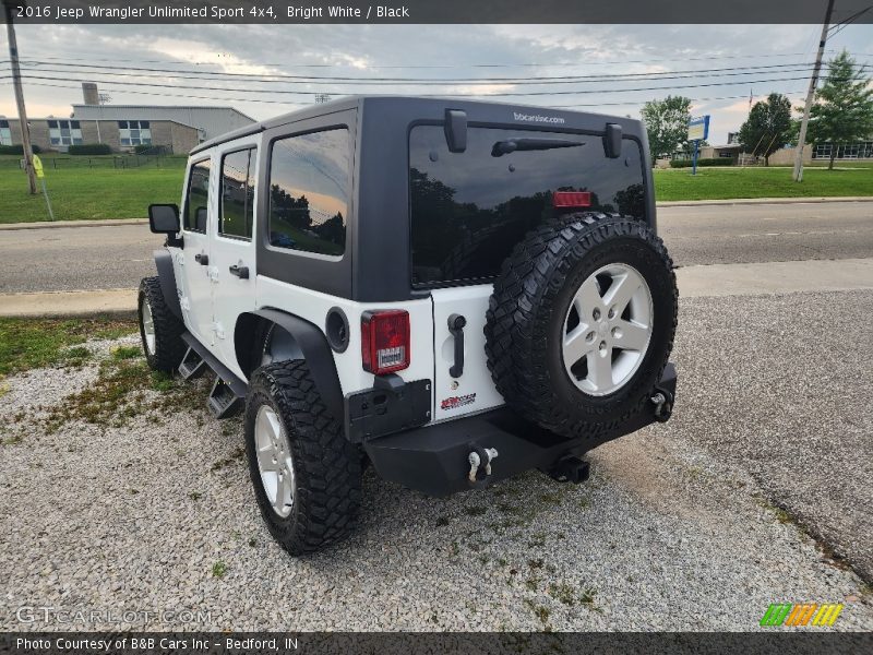 Bright White / Black 2016 Jeep Wrangler Unlimited Sport 4x4