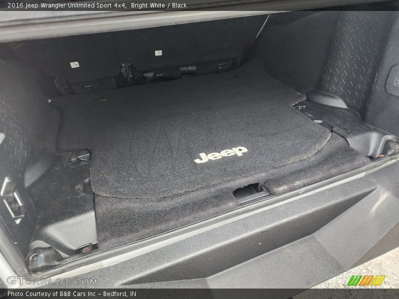 Bright White / Black 2016 Jeep Wrangler Unlimited Sport 4x4