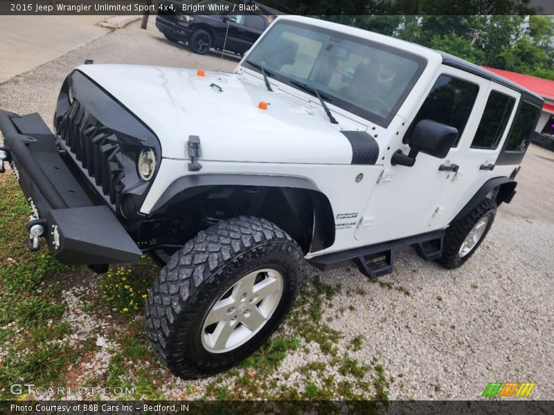 Bright White / Black 2016 Jeep Wrangler Unlimited Sport 4x4