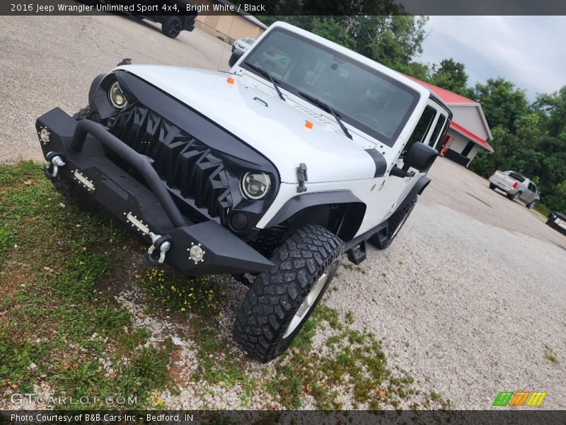 Bright White / Black 2016 Jeep Wrangler Unlimited Sport 4x4