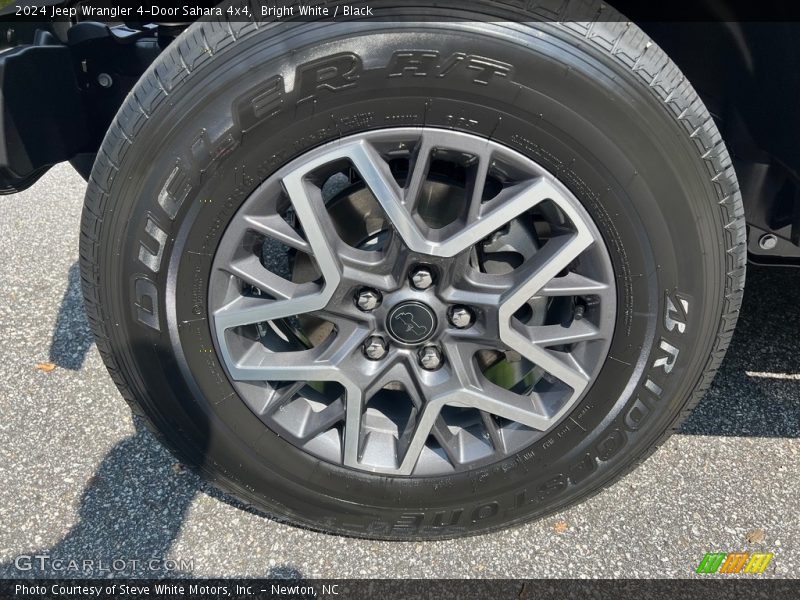  2024 Wrangler 4-Door Sahara 4x4 Wheel