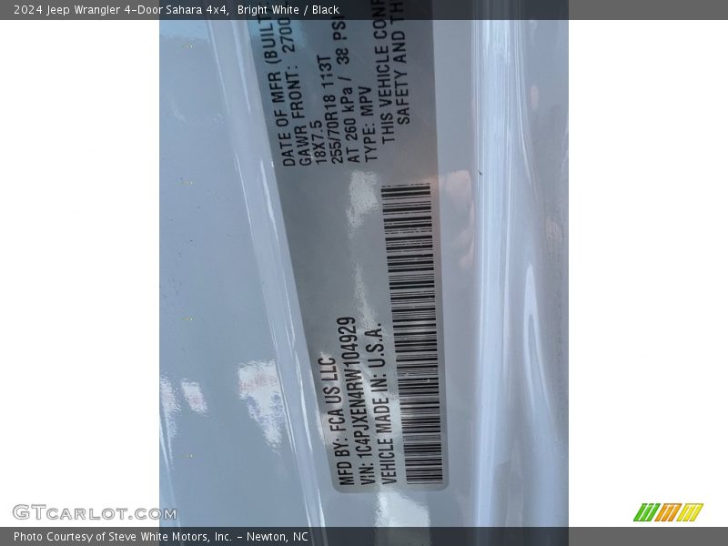 Bright White / Black 2024 Jeep Wrangler 4-Door Sahara 4x4