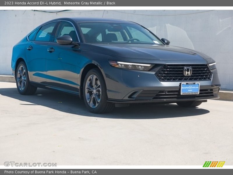 Front 3/4 View of 2023 Accord EX-L Hybrid