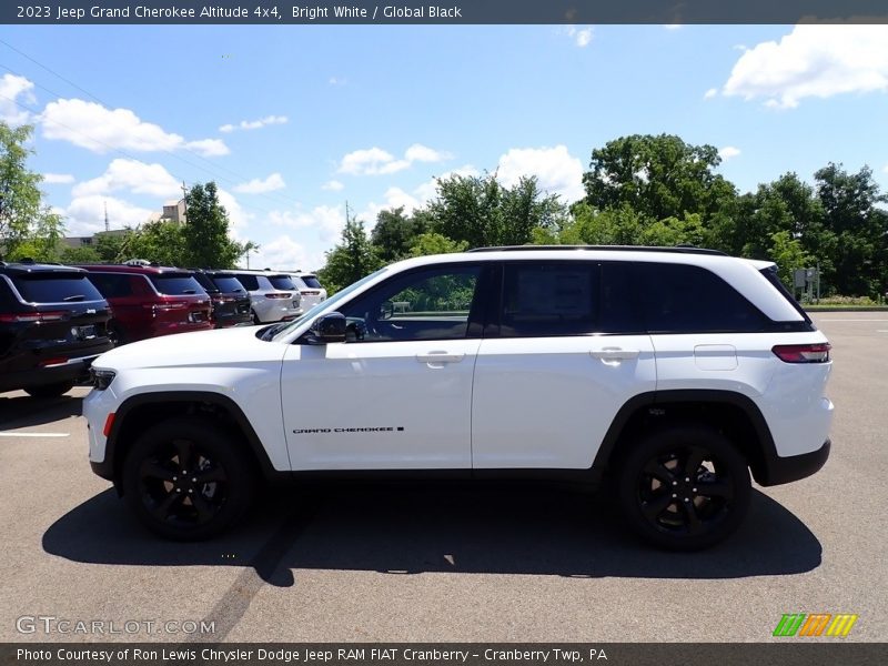 Bright White / Global Black 2023 Jeep Grand Cherokee Altitude 4x4