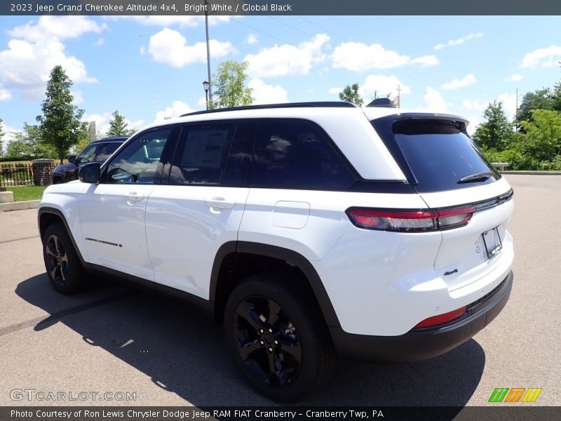 Bright White / Global Black 2023 Jeep Grand Cherokee Altitude 4x4