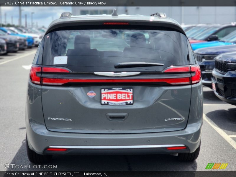 Ceramic Gray / Black/Alloy 2022 Chrysler Pacifica Limited
