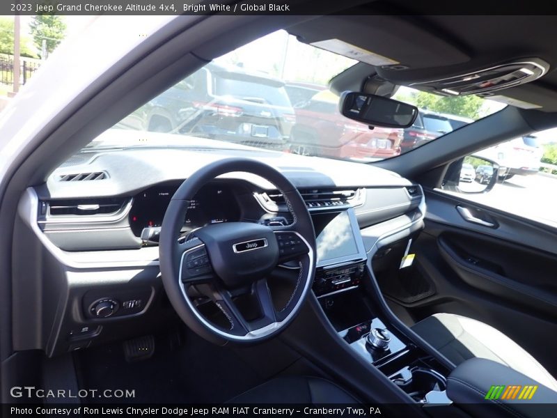 Bright White / Global Black 2023 Jeep Grand Cherokee Altitude 4x4