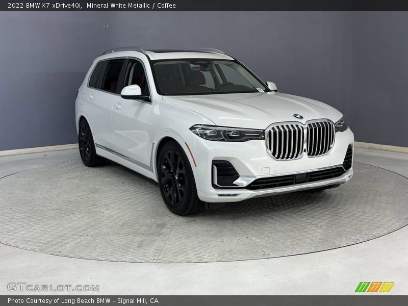 Mineral White Metallic / Coffee 2022 BMW X7 xDrive40i