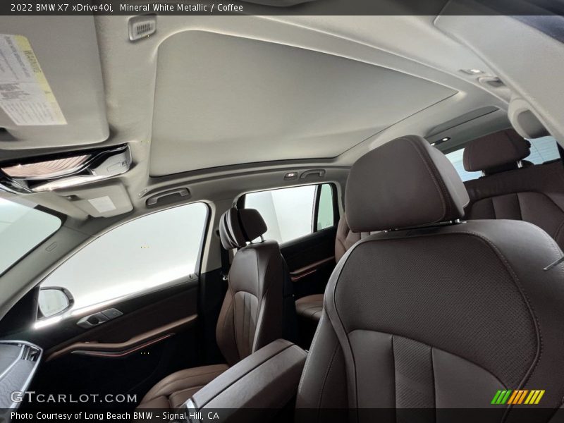 Mineral White Metallic / Coffee 2022 BMW X7 xDrive40i