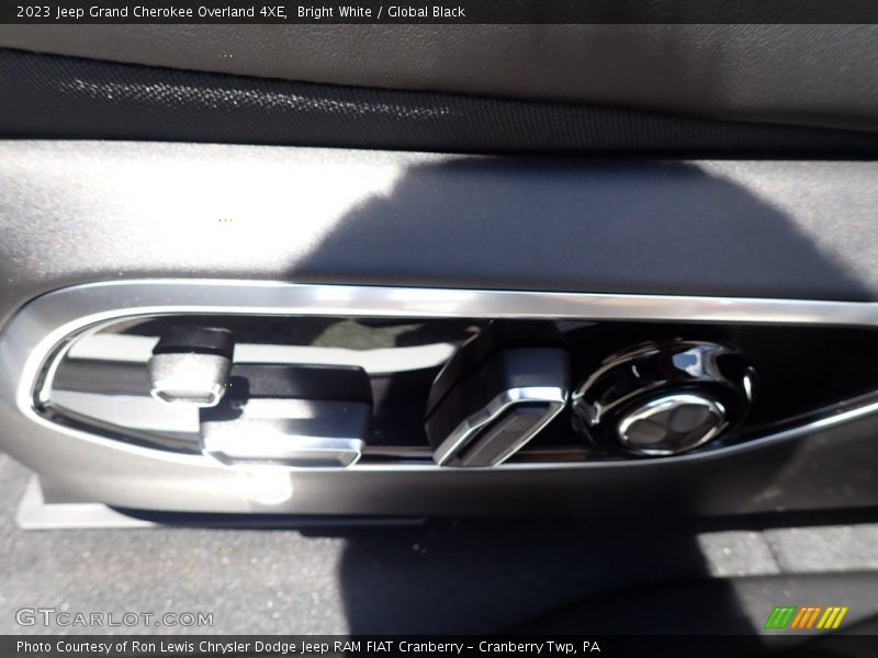 Bright White / Global Black 2023 Jeep Grand Cherokee Overland 4XE