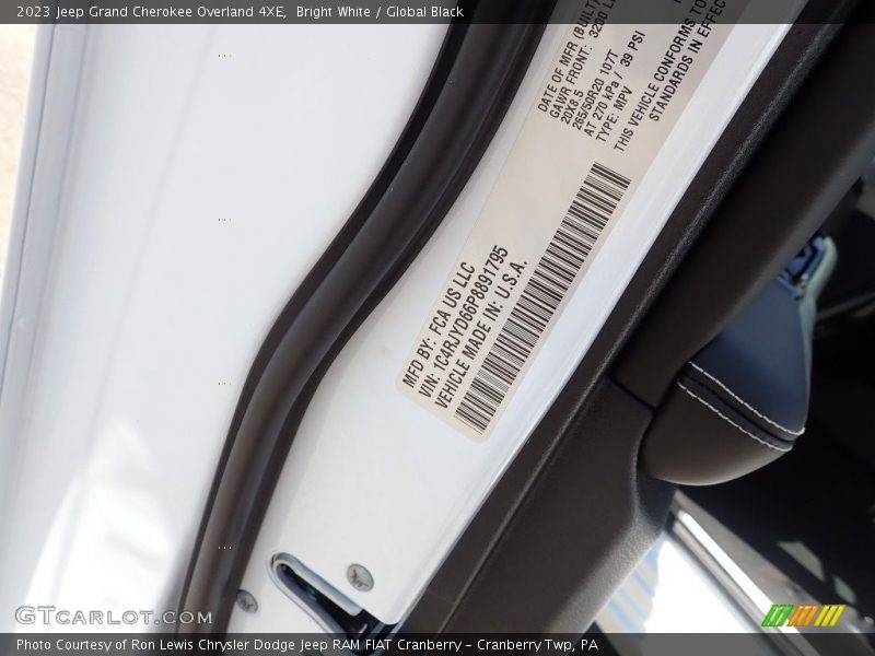Bright White / Global Black 2023 Jeep Grand Cherokee Overland 4XE