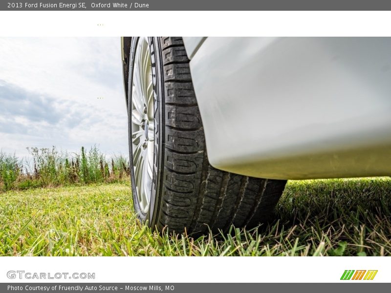 Oxford White / Dune 2013 Ford Fusion Energi SE
