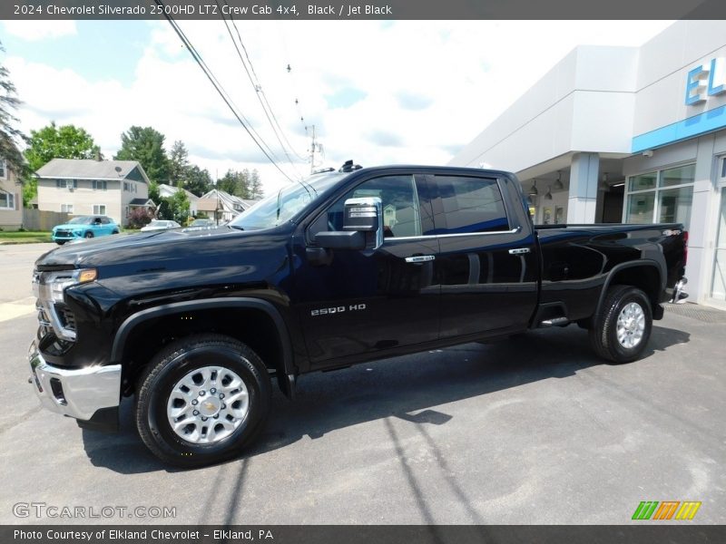 Front 3/4 View of 2024 Silverado 2500HD LTZ Crew Cab 4x4