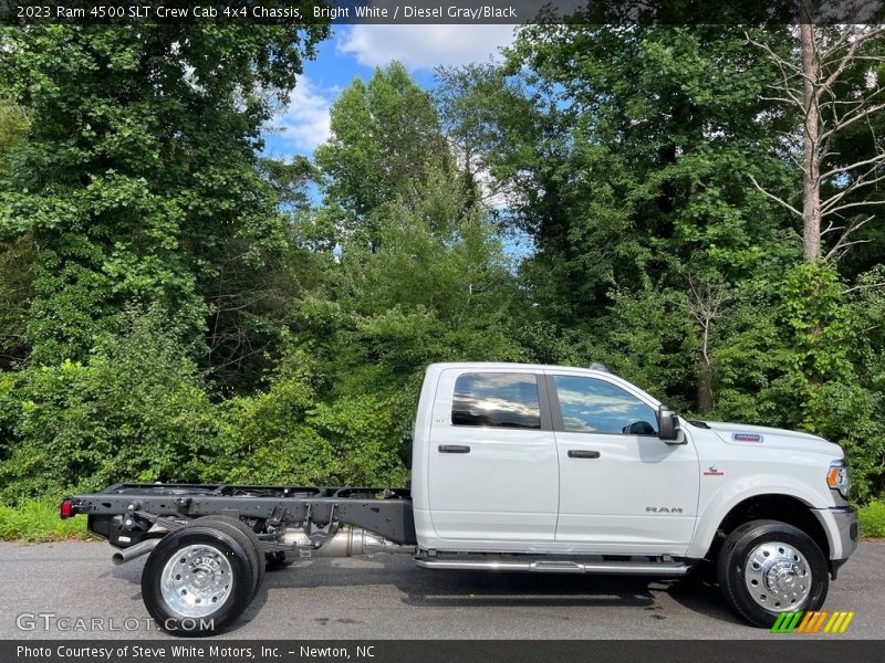  2023 4500 SLT Crew Cab 4x4 Chassis Bright White