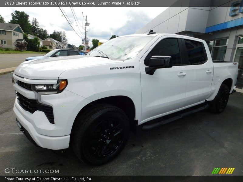 Front 3/4 View of 2023 Silverado 1500 RST Crew Cab 4x4