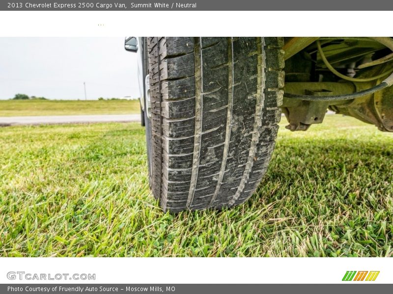 Summit White / Neutral 2013 Chevrolet Express 2500 Cargo Van