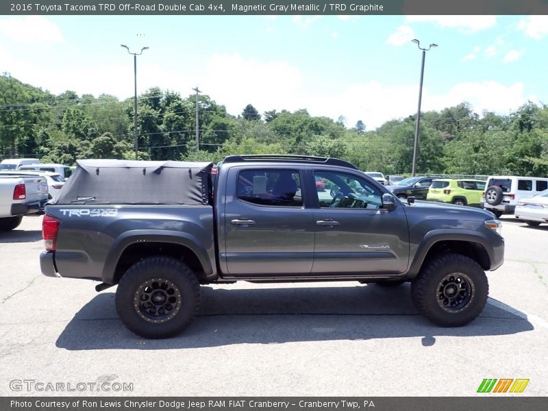 Magnetic Gray Metallic / TRD Graphite 2016 Toyota Tacoma TRD Off-Road Double Cab 4x4
