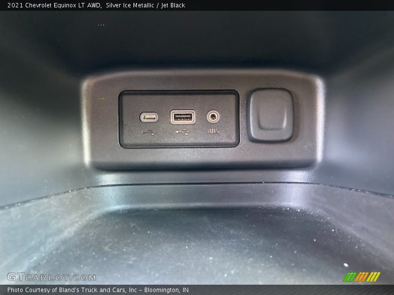 Silver Ice Metallic / Jet Black 2021 Chevrolet Equinox LT AWD