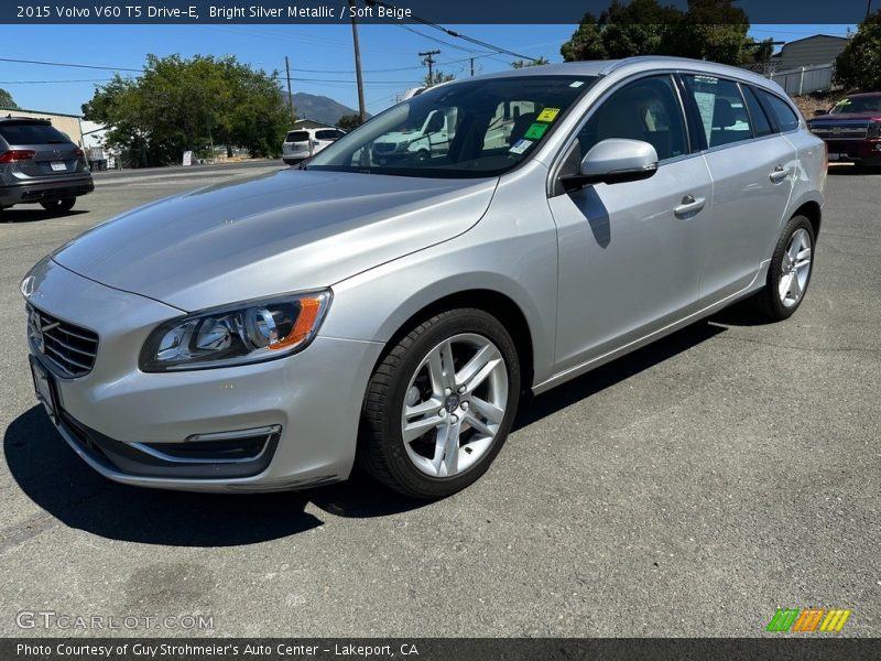 Front 3/4 View of 2015 V60 T5 Drive-E