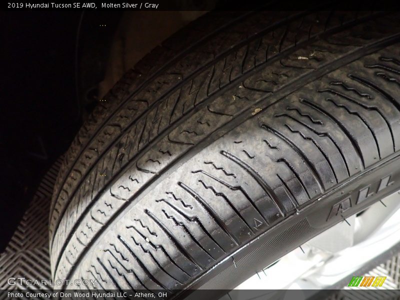 Molten Silver / Gray 2019 Hyundai Tucson SE AWD