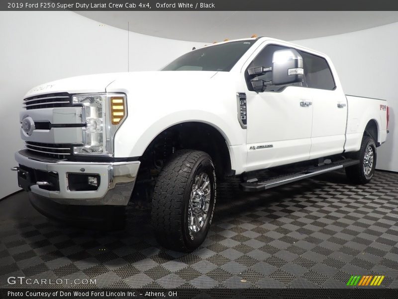 Oxford White / Black 2019 Ford F250 Super Duty Lariat Crew Cab 4x4