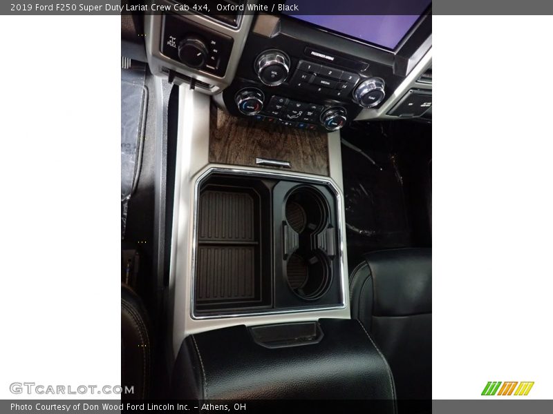 Oxford White / Black 2019 Ford F250 Super Duty Lariat Crew Cab 4x4