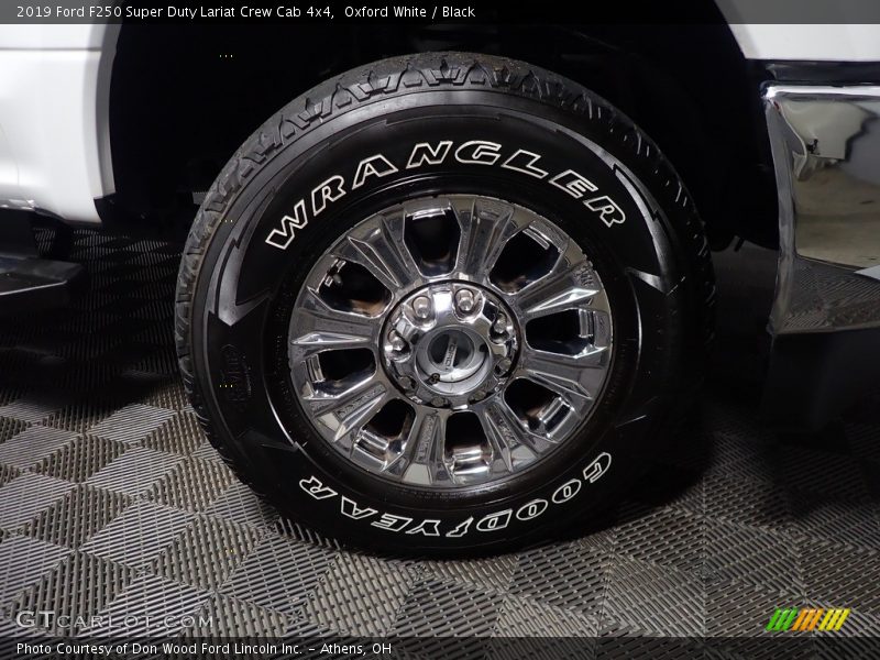 Oxford White / Black 2019 Ford F250 Super Duty Lariat Crew Cab 4x4