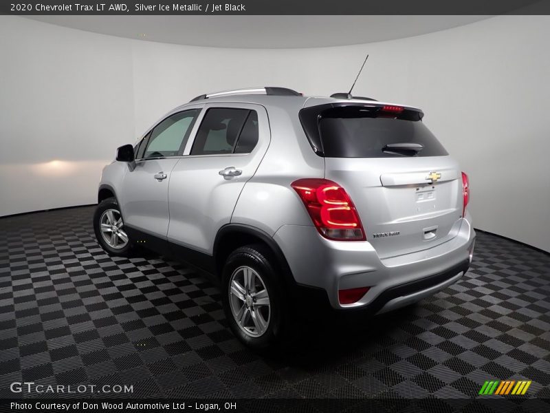 Silver Ice Metallic / Jet Black 2020 Chevrolet Trax LT AWD