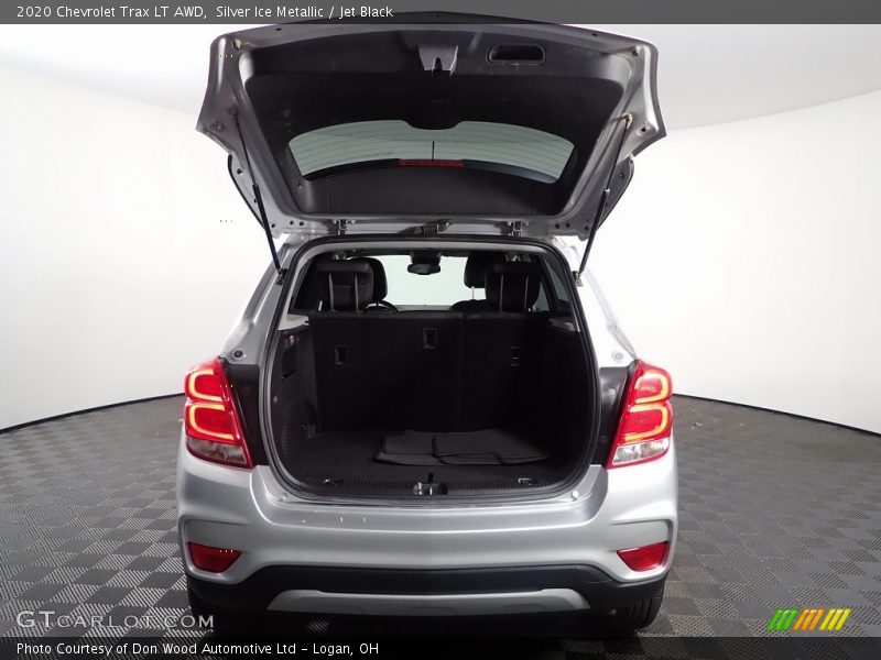 Silver Ice Metallic / Jet Black 2020 Chevrolet Trax LT AWD