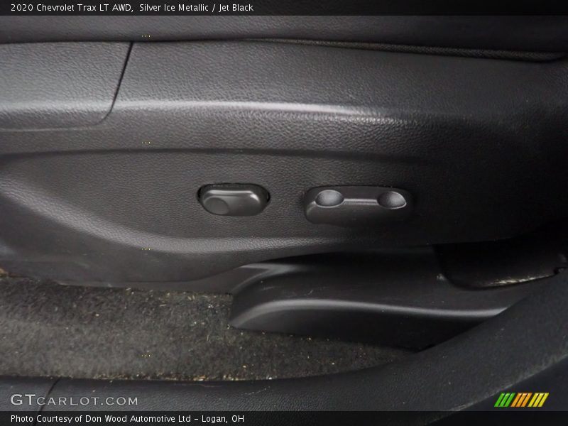 Silver Ice Metallic / Jet Black 2020 Chevrolet Trax LT AWD