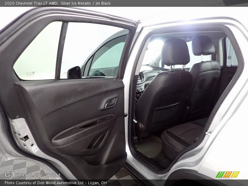 Silver Ice Metallic / Jet Black 2020 Chevrolet Trax LT AWD