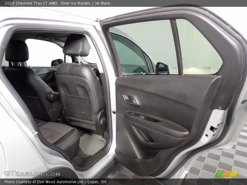 Silver Ice Metallic / Jet Black 2020 Chevrolet Trax LT AWD