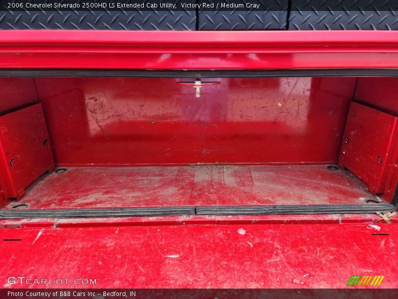Victory Red / Medium Gray 2006 Chevrolet Silverado 2500HD LS Extended Cab Utility