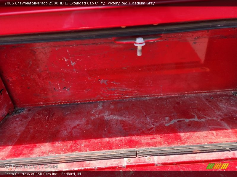 Victory Red / Medium Gray 2006 Chevrolet Silverado 2500HD LS Extended Cab Utility