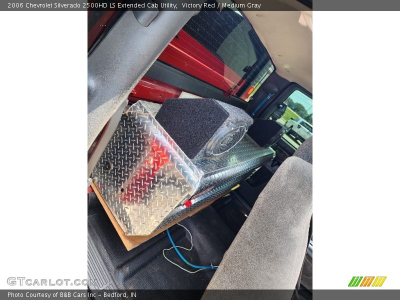 Victory Red / Medium Gray 2006 Chevrolet Silverado 2500HD LS Extended Cab Utility