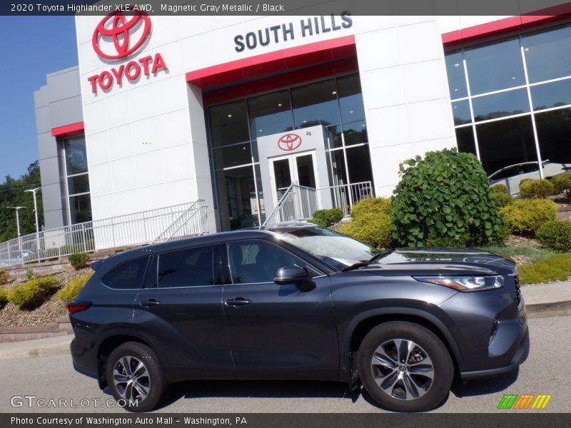 Magnetic Gray Metallic / Black 2020 Toyota Highlander XLE AWD