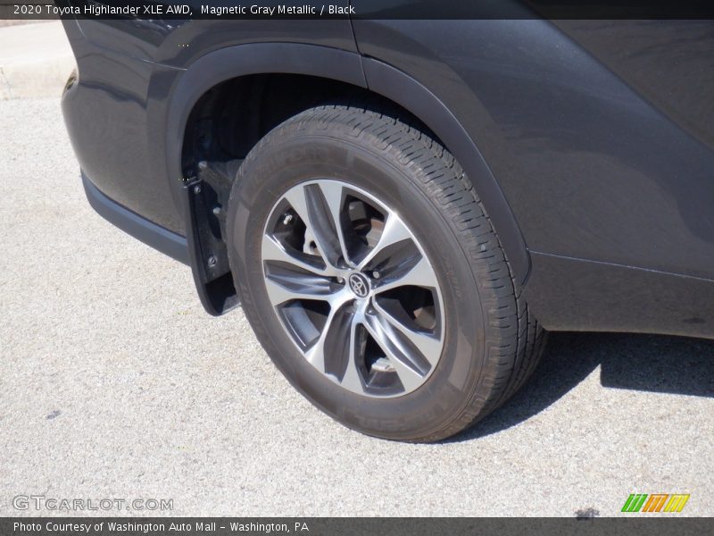 Magnetic Gray Metallic / Black 2020 Toyota Highlander XLE AWD