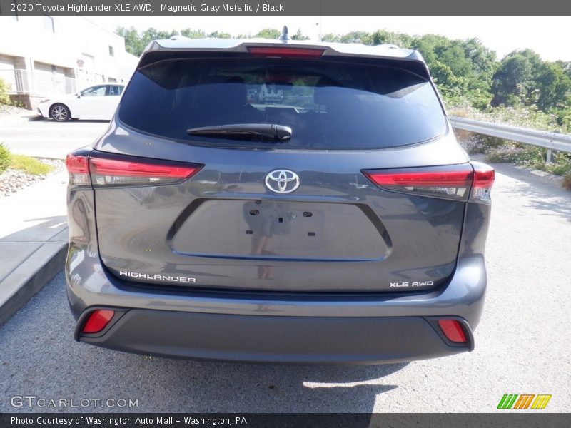 Magnetic Gray Metallic / Black 2020 Toyota Highlander XLE AWD
