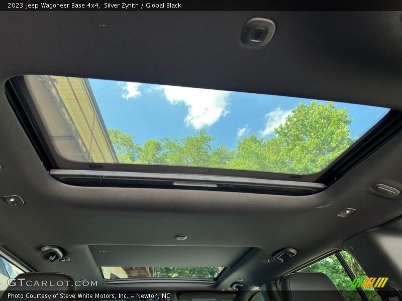Sunroof of 2023 Wagoneer Base 4x4